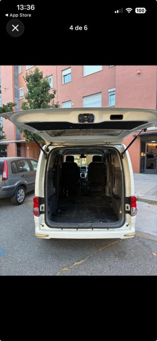Se alquila furgoneta NISSAN NV200.