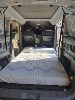 Se alquila furgoneta NISSAN NV200.