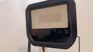 Foco LED con trípode LENINCE