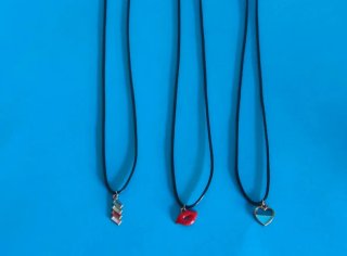 Set collane corda nera ciondoli