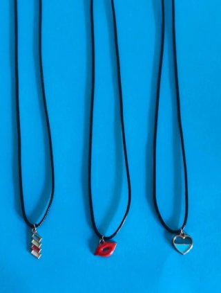 Set collane corda nera ciondoli