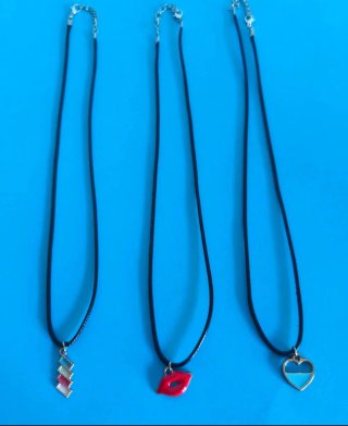 Set collane corda nera ciondoli