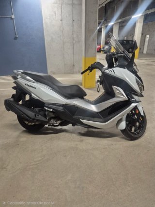 Scooter  Sym Cruisym 300i