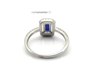 sortija plata 925mm con piedra con circonita