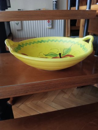 2 Fruteros de barro decorado