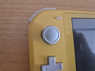 Nintendo Switch Lite Gialla + SD 128GB + Custodie