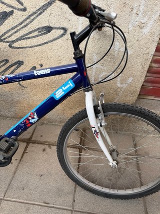 Bicicleta de montaña azul 24