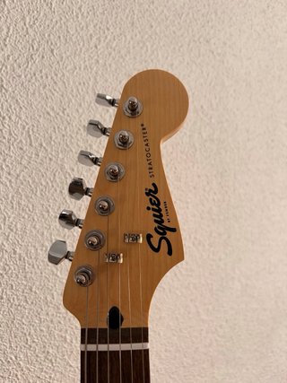 Squier Stratocaster Sunburst Guitarra Eléctrica