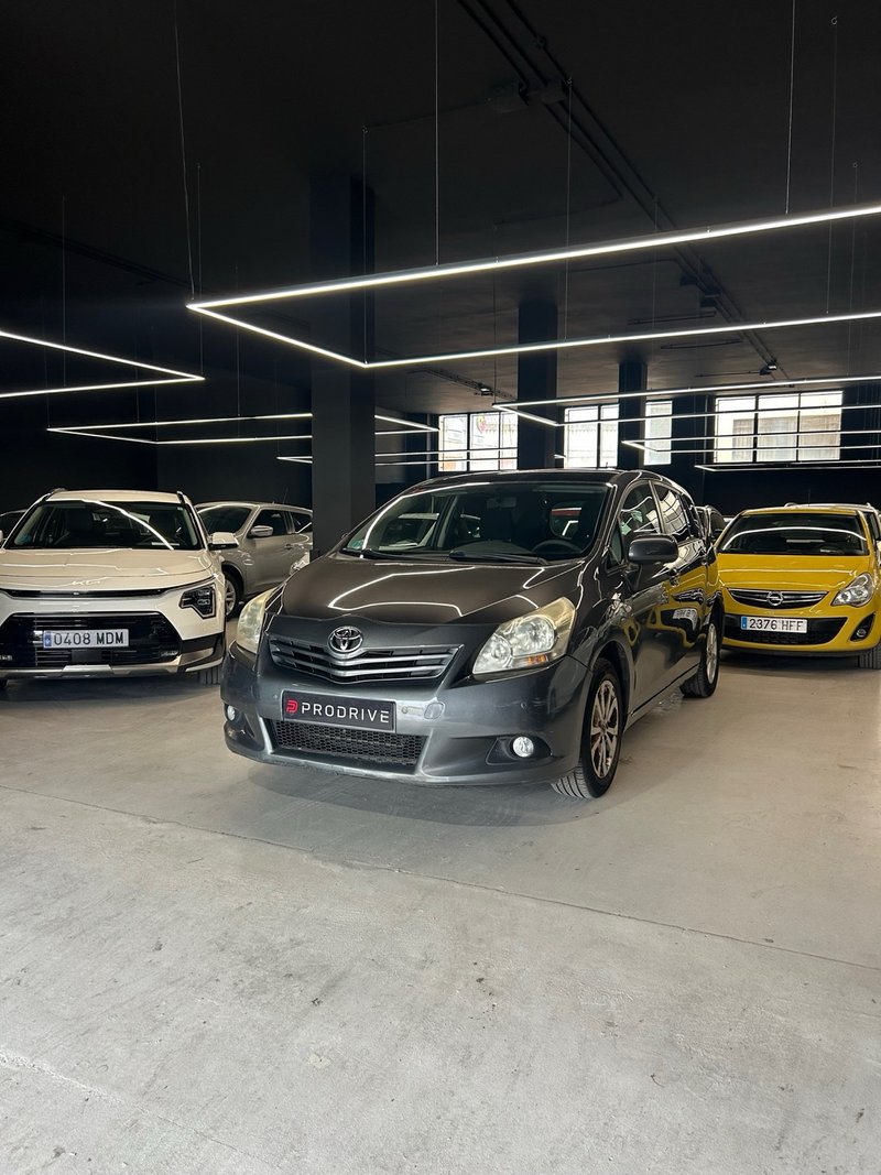 Toyota Corolla Verso 2011