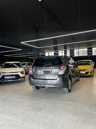 Toyota Verso 2011