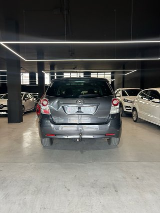 Toyota Verso 2011