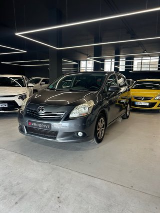 Toyota Verso 2011