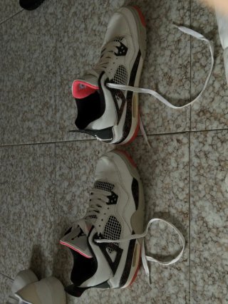 Zapatillas Air Jordan 4 Blancas y Rojas