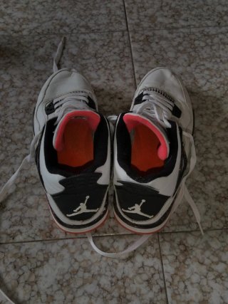 Zapatillas Air Jordan 4 Blancas y Rojas