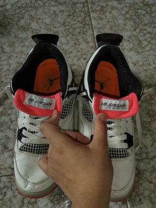 Zapatillas Air Jordan 4 Blancas y Rojas