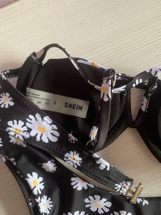 Bikini estampado flores negro