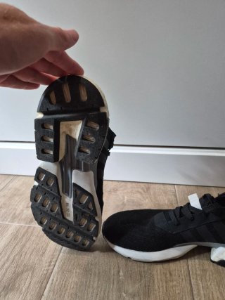 Zapatillas Adidas POD-S3.1 Negras y Blancas