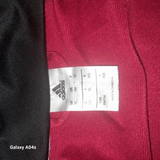 Chaqueta Adidas RFEF Roja y Negra para niños.