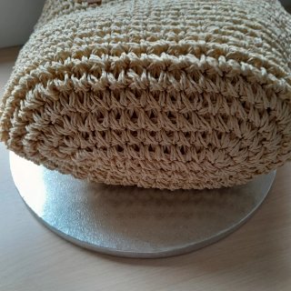 Bolso capazo con detalle de abalorios