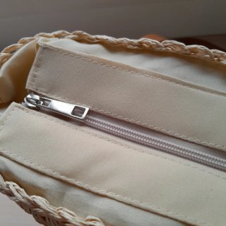 Bolso capazo con detalle de abalorios
