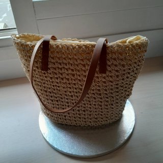 Bolso capazo con detalle de abalorios