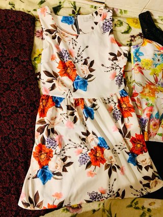 Lote 4 vestidos floral y encaje Y2K