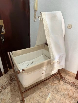 Minicuna bebé con dosel