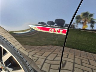 Volkswagen Golf GTI Performance 2.0 TSI 180kW (245CV)
