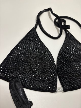 Bikini de competición negro con pedrería