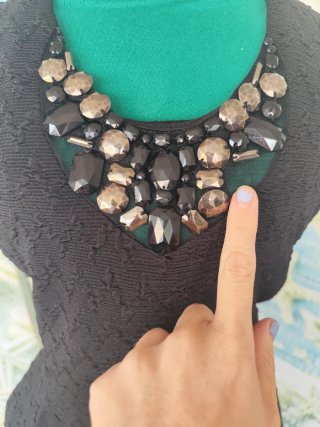 Vestido negro con textura