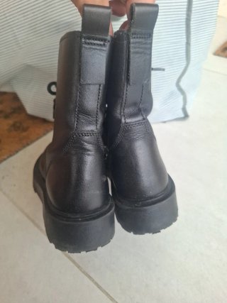 Botas piel niña Zara
