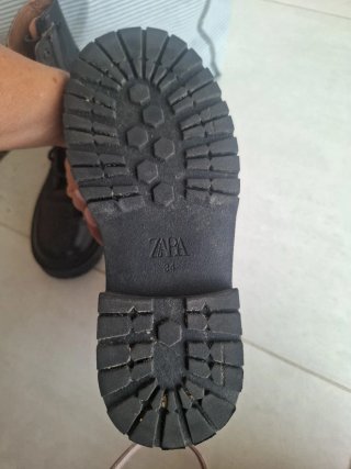 Botas piel niña Zara