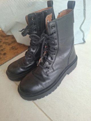 Botas piel niña Zara