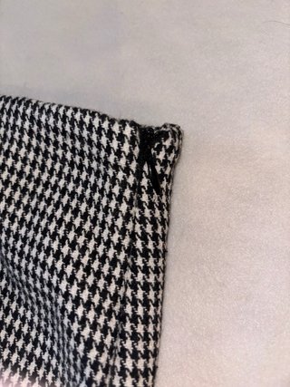 Falda estampada blanco y negro