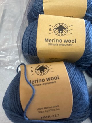 10 gomitoli lana merino blu