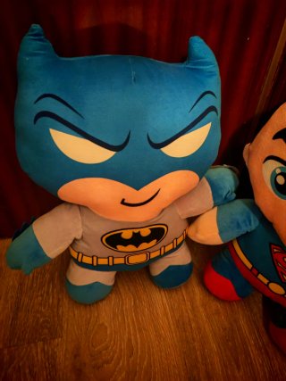 Pack 2 muñecos Peluche Superman y Batman DC Comics