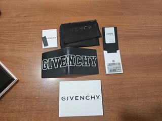 Cartera Givenchy Negra Piel