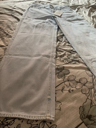 Pantalón vaquero ancho Stradivarius Talla L