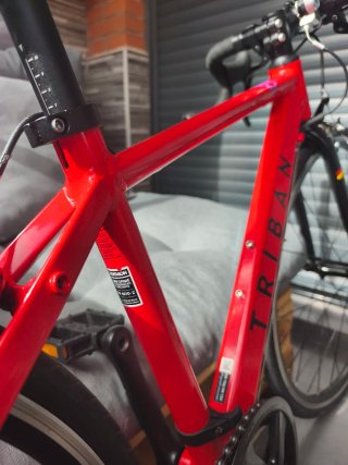 Bicicleta de Carretera Triban Roja