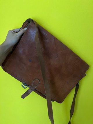 Bolso bandolera de cuero marrón