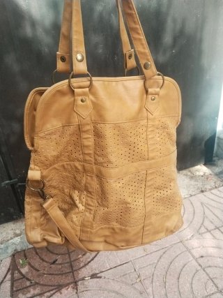 Bolso Caramelo Piel Perforada Bershka