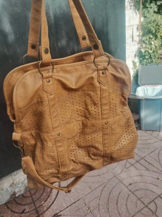 Bolso Caramelo Piel Perforada Bershka