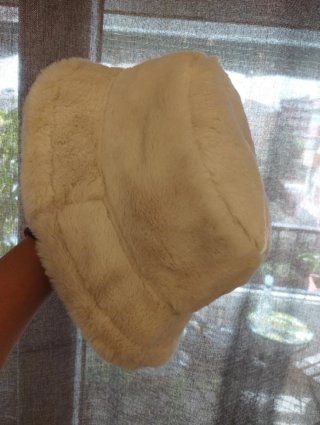 Gorro blanco de pelo sintético