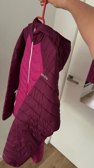 Abrigo Columbia rosa y morado con capucha