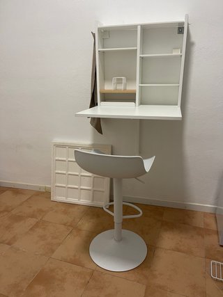Mesa abatible blanca con almacenamiento