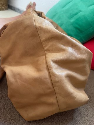 Bolso de piel marrón claro fun&basics