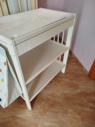Cambiador de bebé blanco