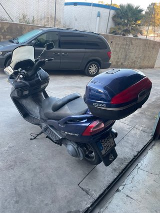 Suzuki Burgman 250cc Maxi Scooter Azul