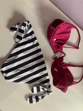 Bikini dos piezas morado negro y blanco