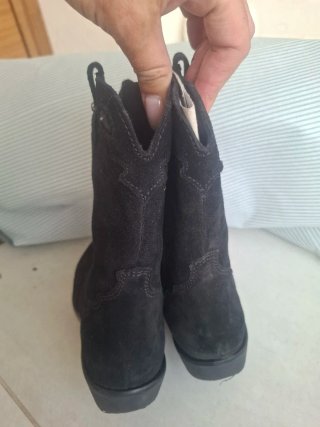 Botas piel niña Zara negras